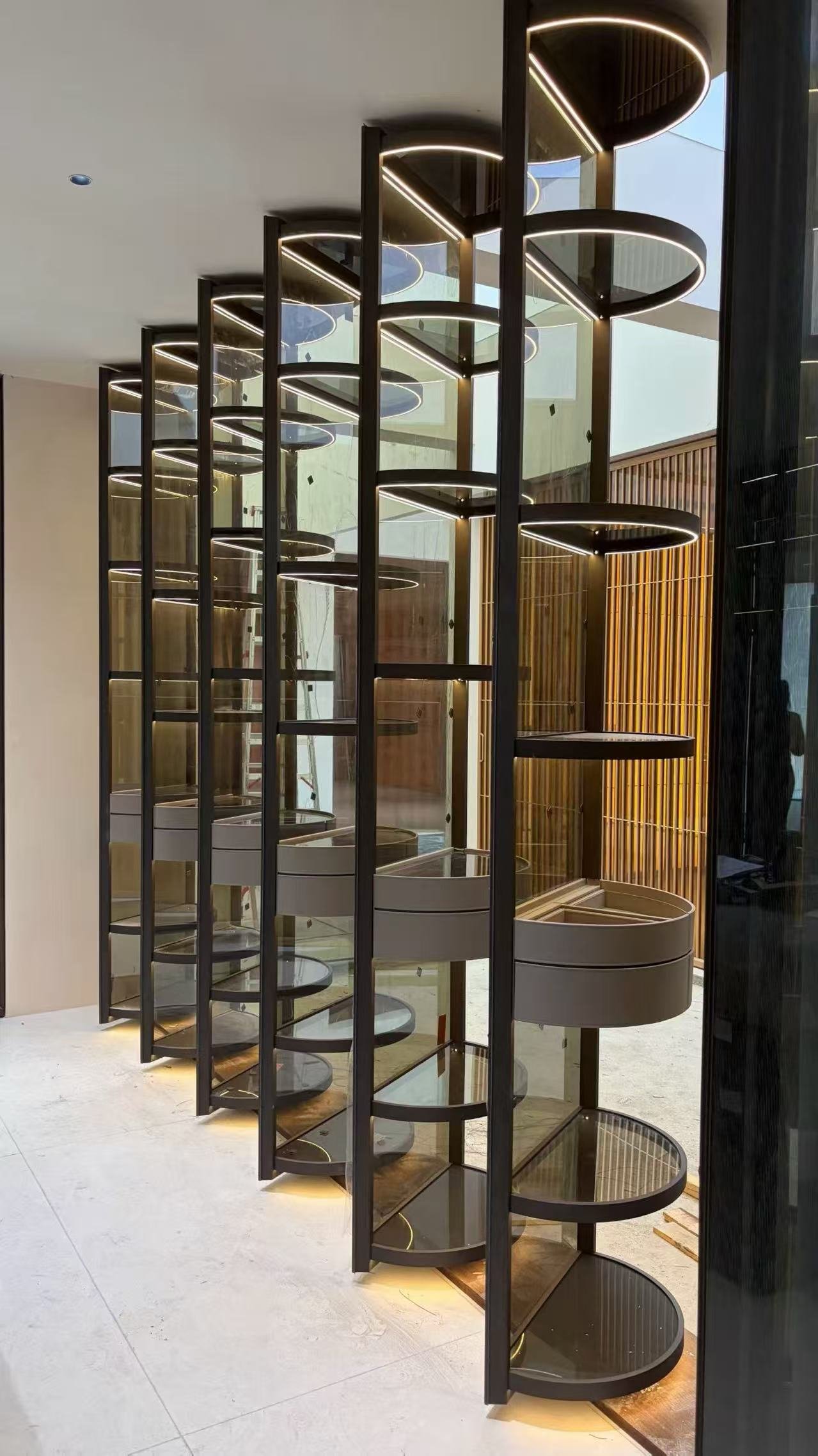 Finished luxury glass handbag cabinet with LED lighting
